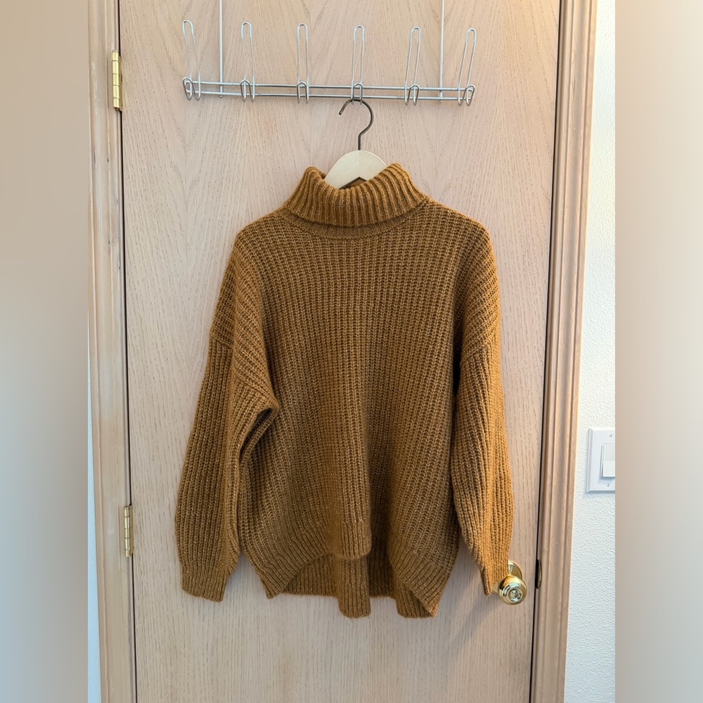 NWT Old Navy Chunky Turtleneck Sweater - Brown